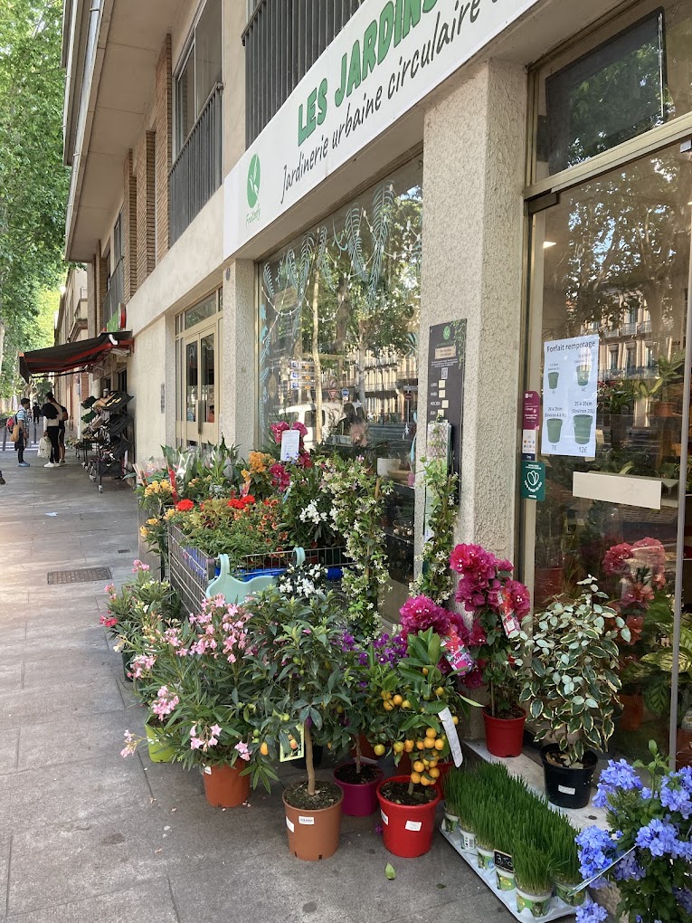 Vue extérieure de la jardinerie